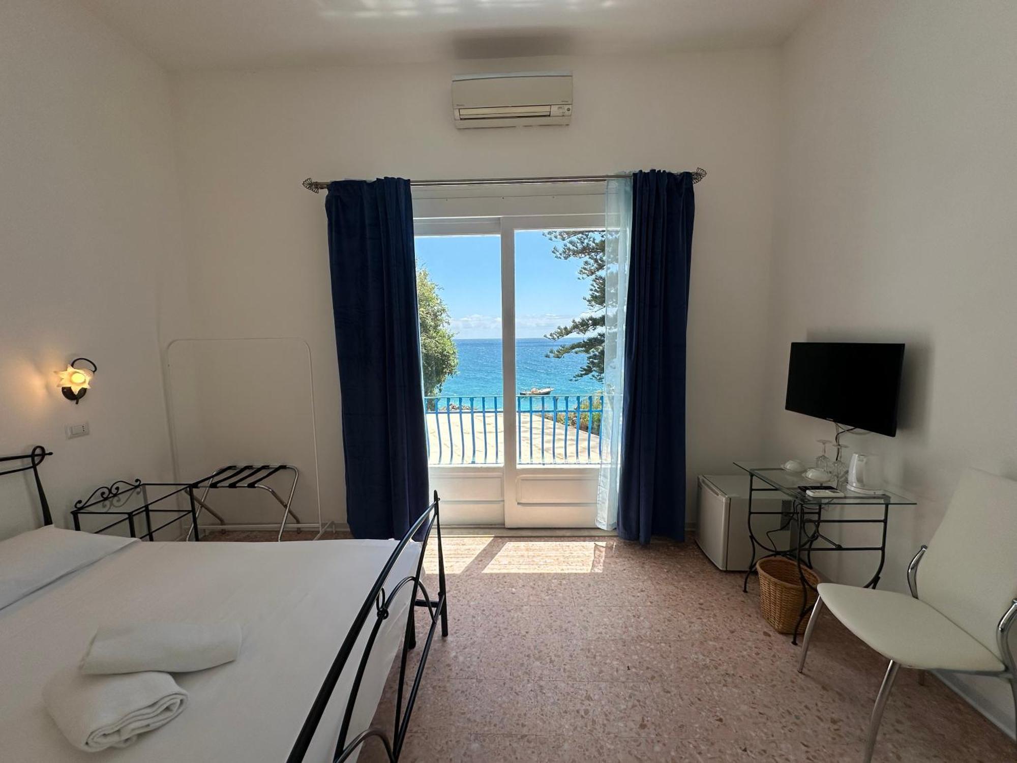 Rada Azzurra Hotel Amalfi Bagian luar foto