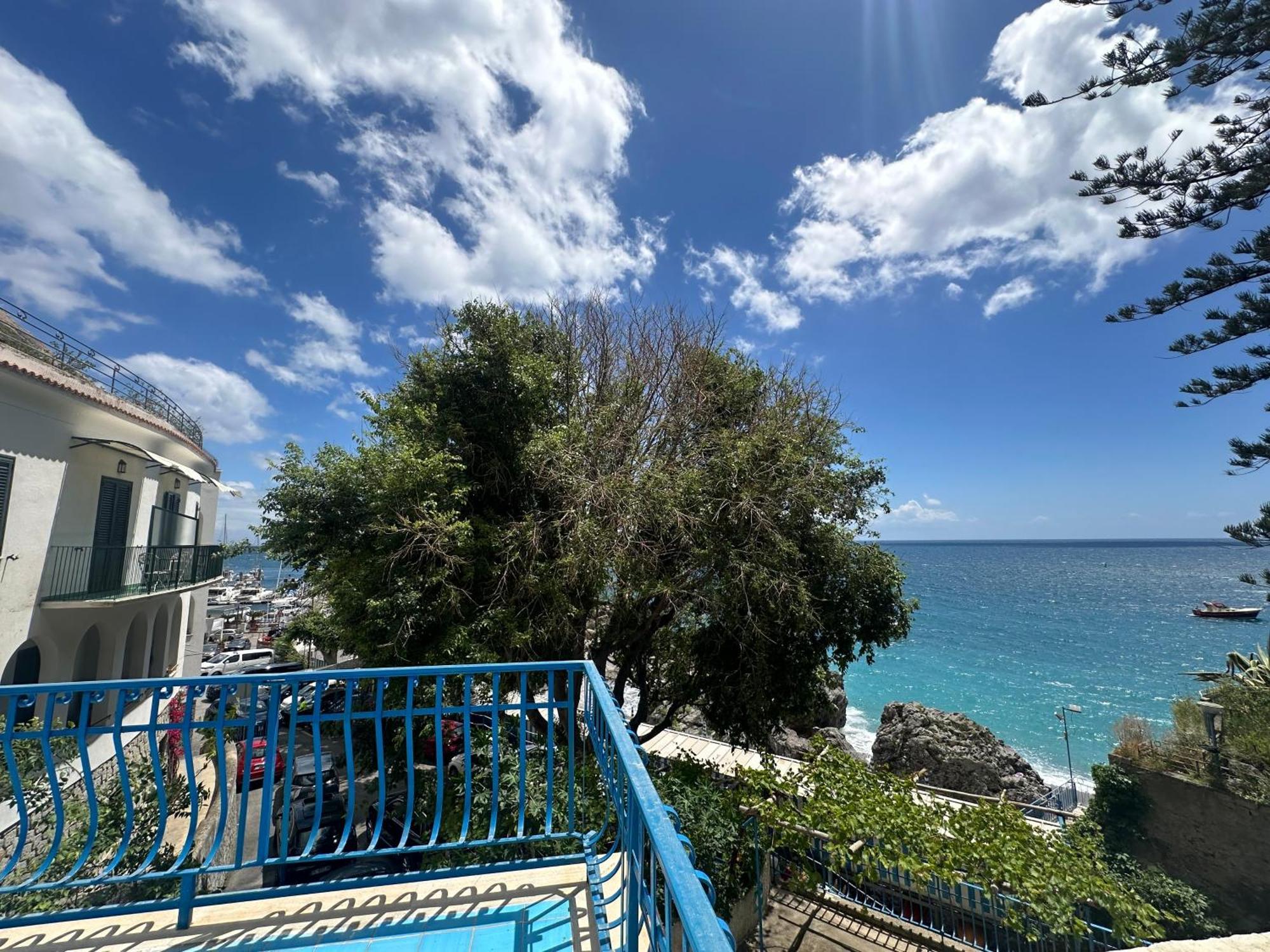 Rada Azzurra Hotel Amalfi Bagian luar foto