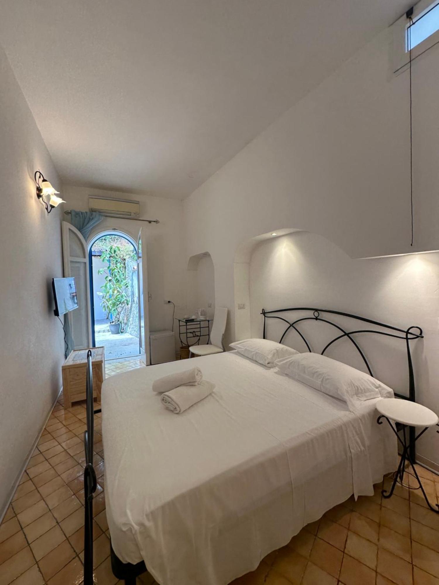 Rada Azzurra Hotel Amalfi Bagian luar foto