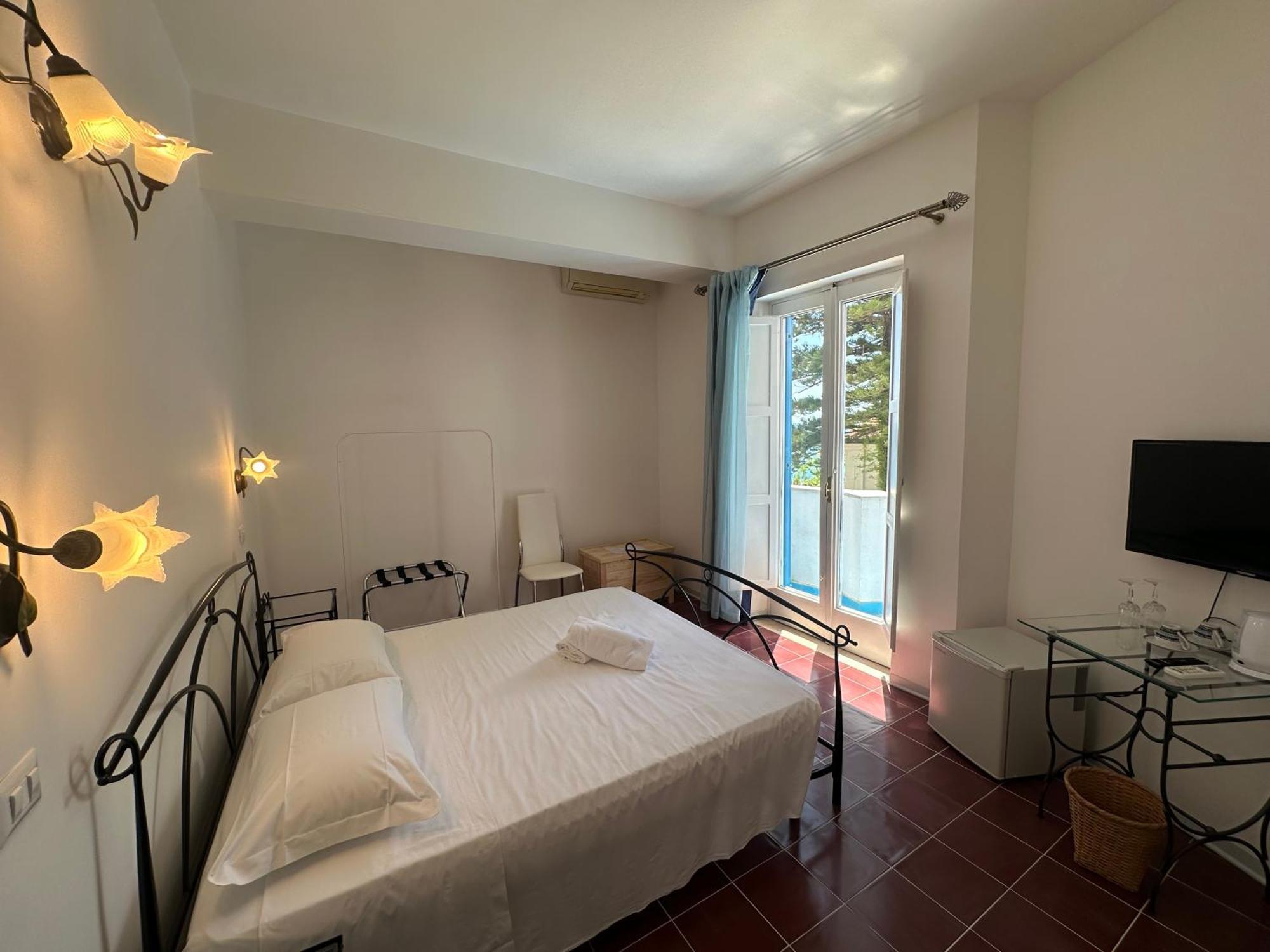 Rada Azzurra Hotel Amalfi Bagian luar foto