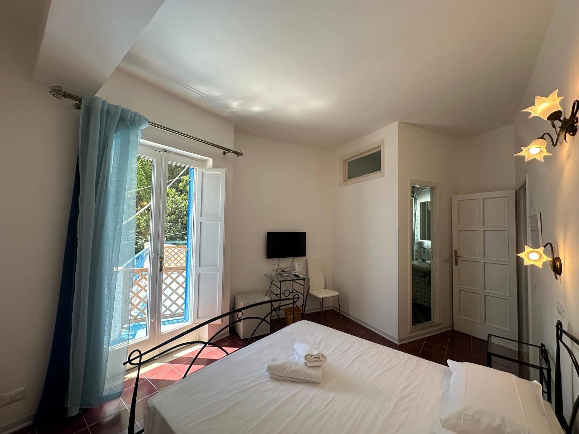 Rada Azzurra Hotel Amalfi Bagian luar foto